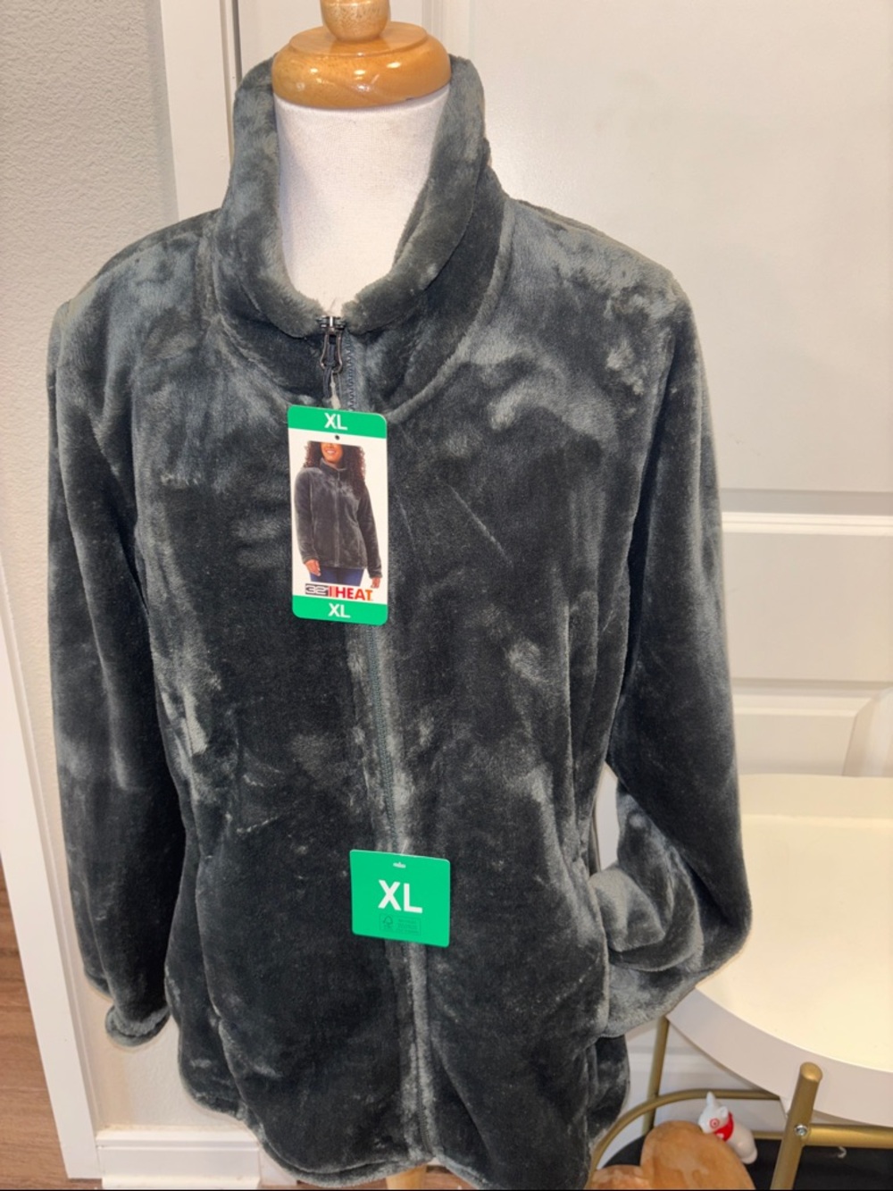 NWT 32 Degrees Plush Zip-Up Jacket in a Muted Teal